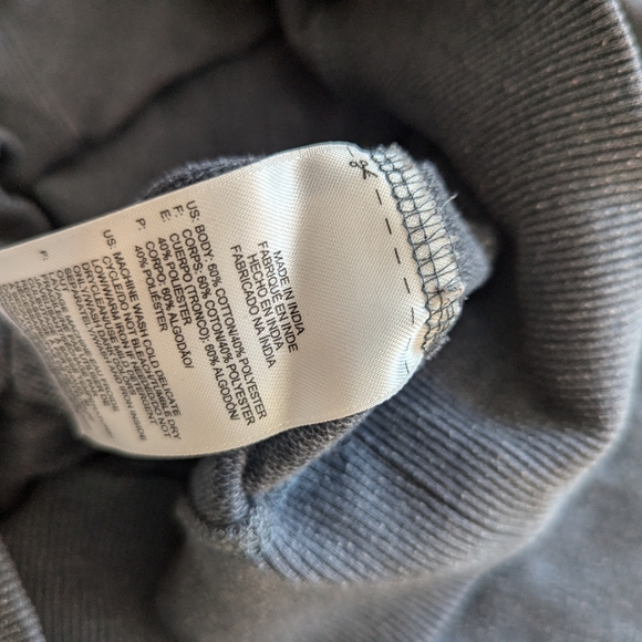 XS Reebok sweatshirt - Picture 3 of 4